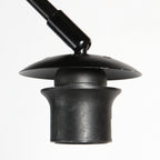 Lampe sur pied noire avec abat-jour en bambou tressé et bras arqué – H193 cm