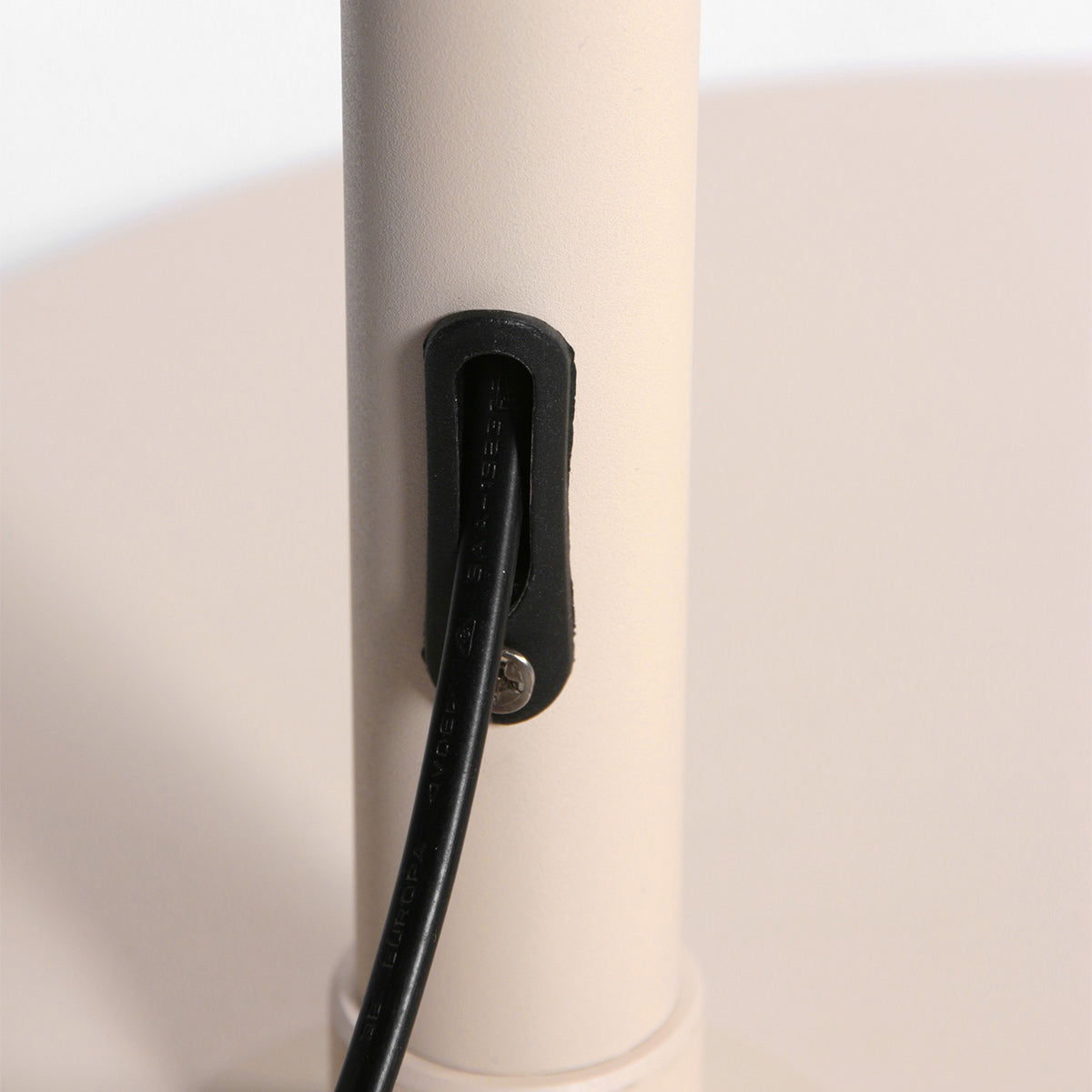 Lampadaire arc en rotin tressé crème avec abat-jour rond – H240 cm
