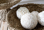 Boule déco en coquillages blancs – Ø9 cm