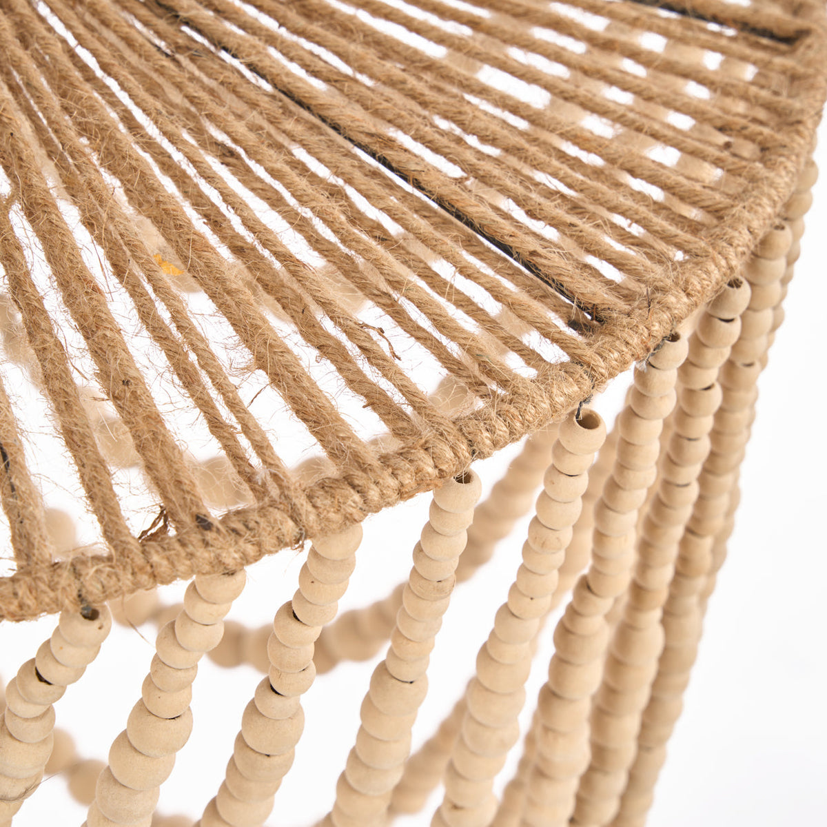 Suspension en perles de bois naturel silhouette goutte – H80 cm