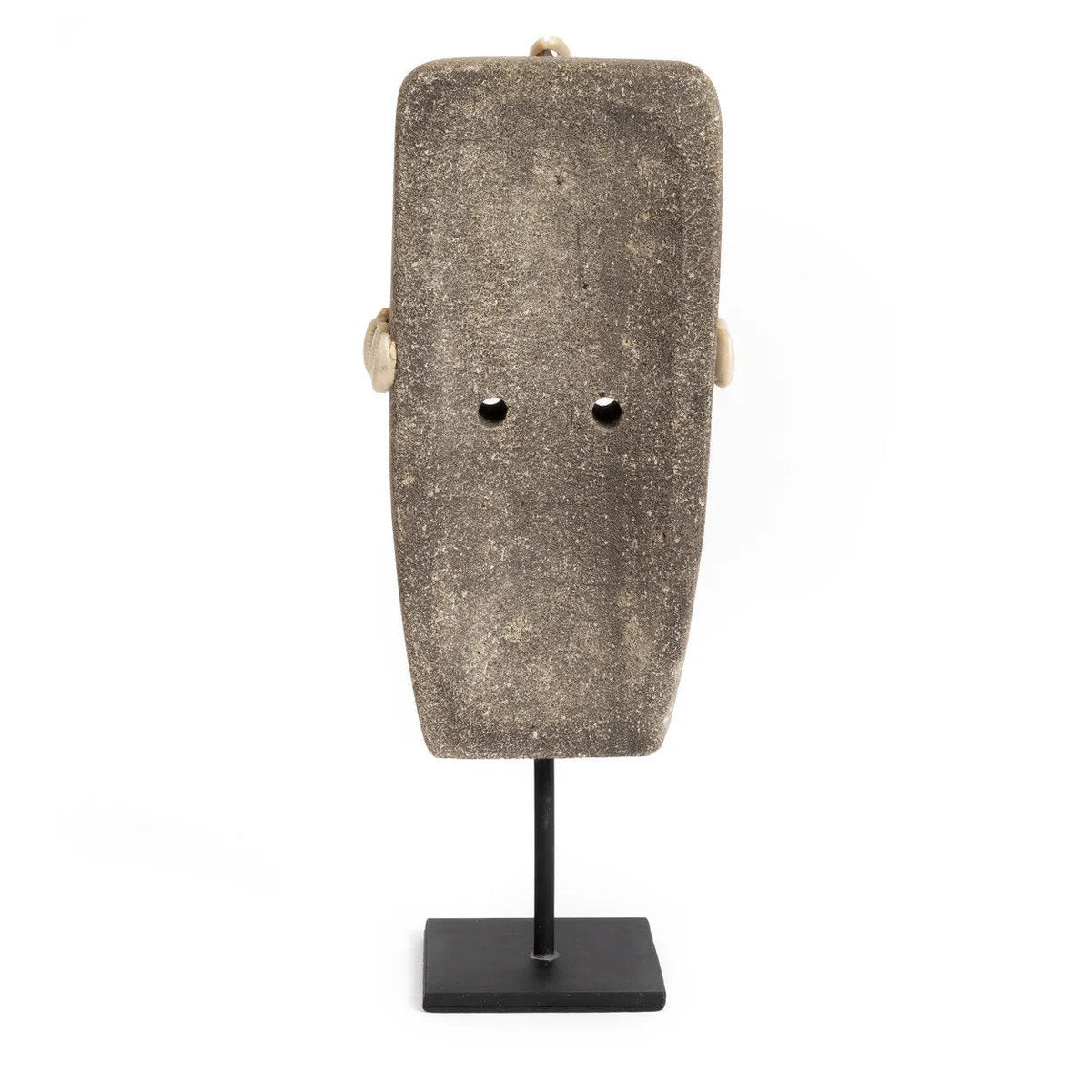 Sumba-Stein aus grauem Sandstein, handgeschnitzt mit weißen Muscheln
