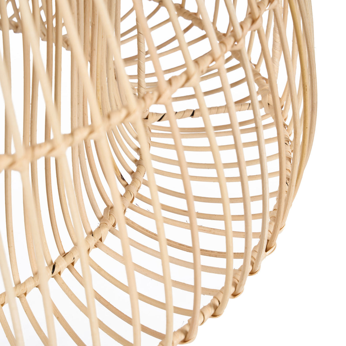 Hängeleuchte aus Rattan in offener Sanduhrform – Ø50 cm