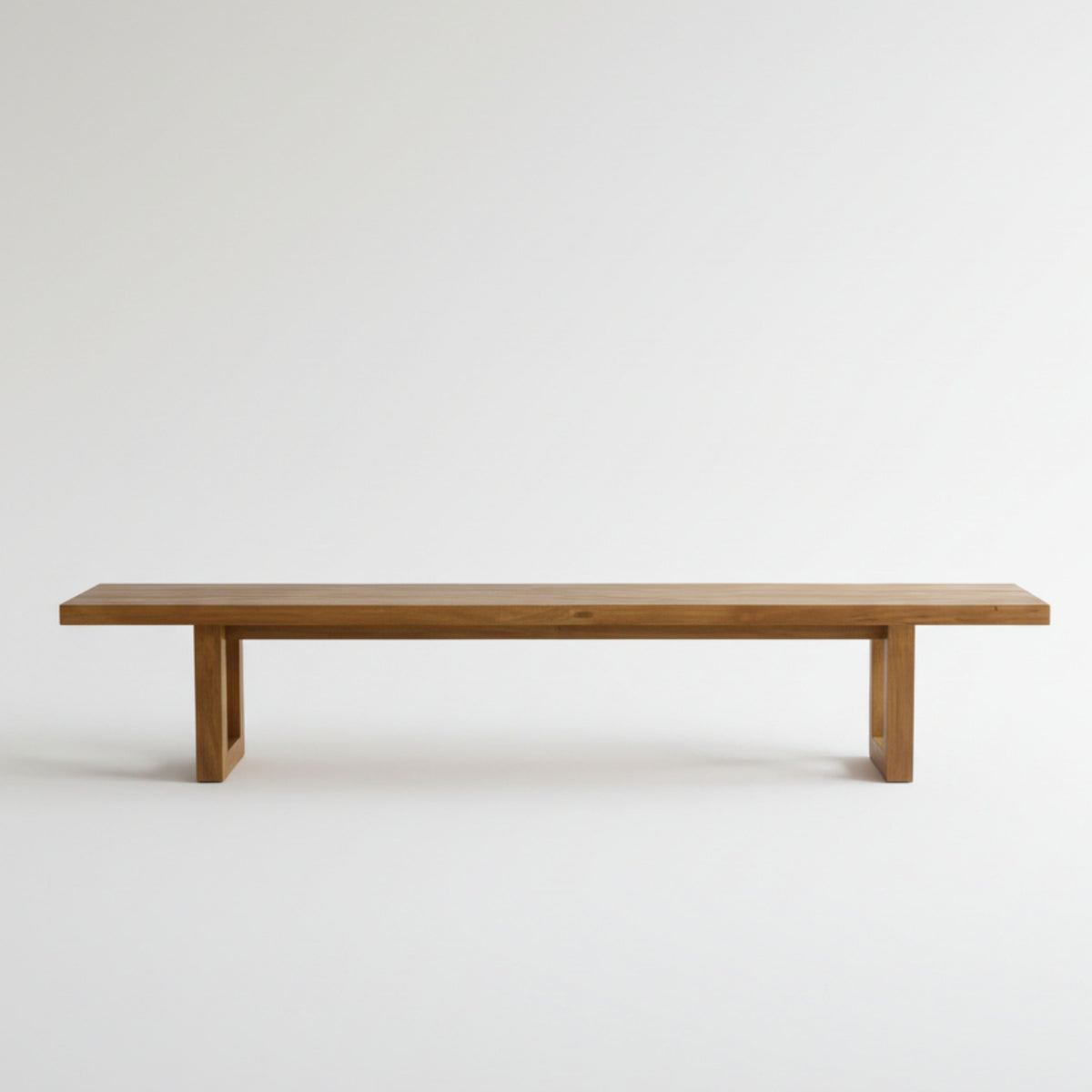 Banc en teck recyclé finition naturelle pieds ajourés – 220x100 cm