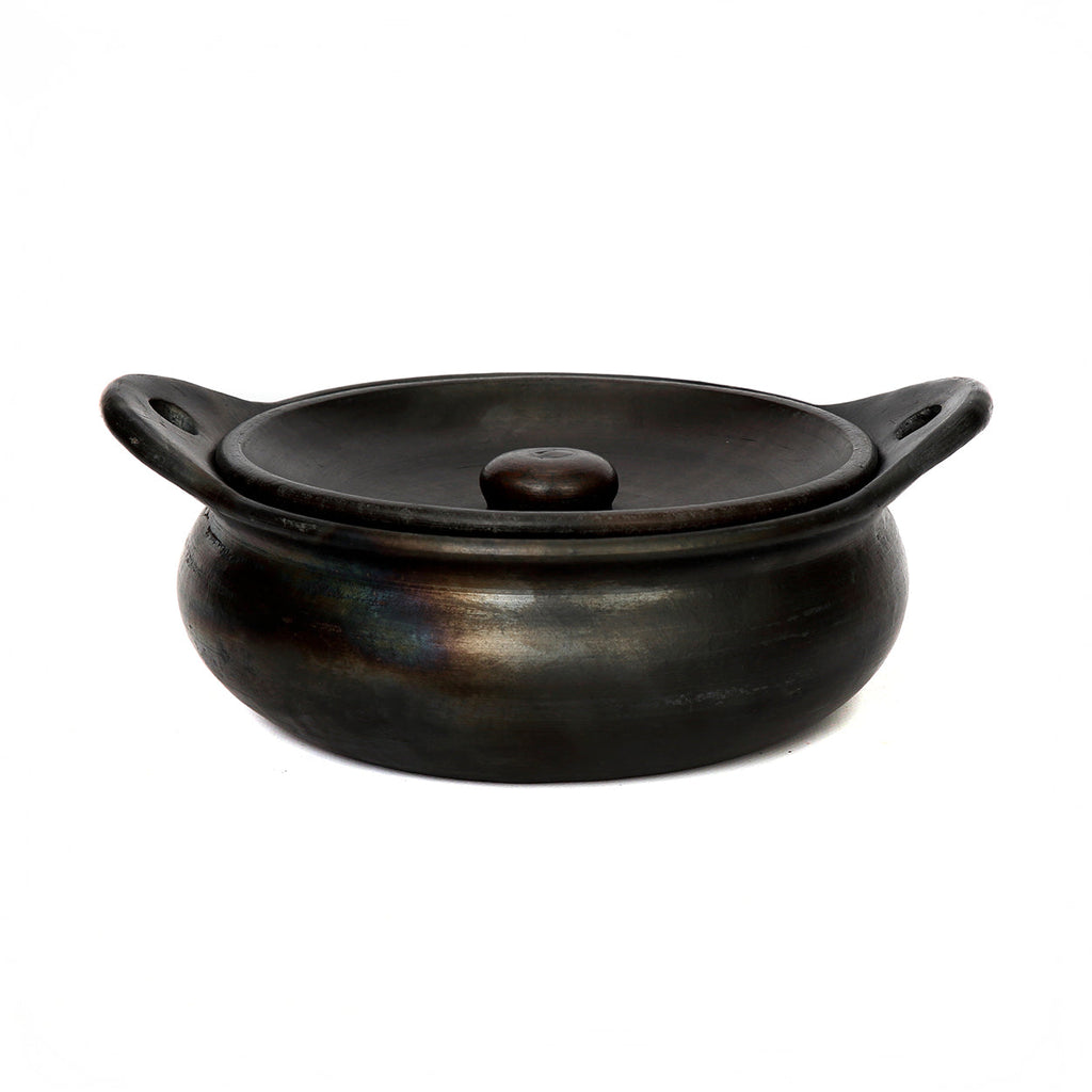 Runde Auflaufform aus schwarzer Terrakotta mit Deckel – 26x21 cm