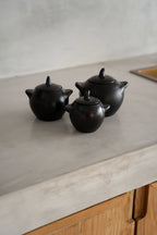 Pot en terre cuite noir brûlé fait main 11 cm