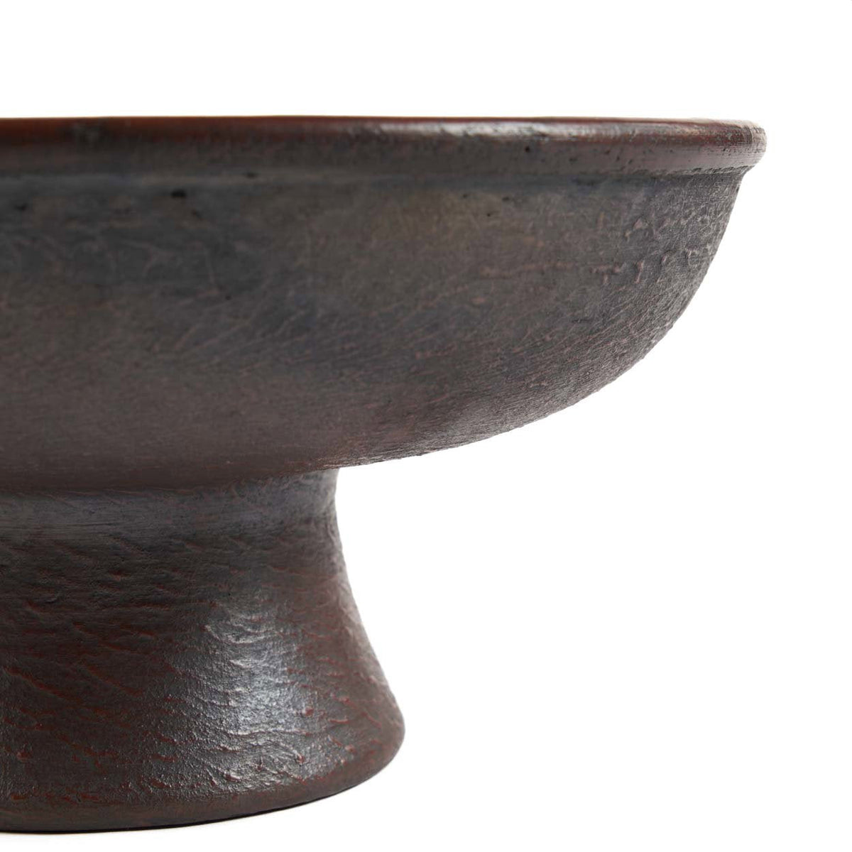 Coupe sur pied en céramique terre cuite texturée aspect patiné – Ø30 cm