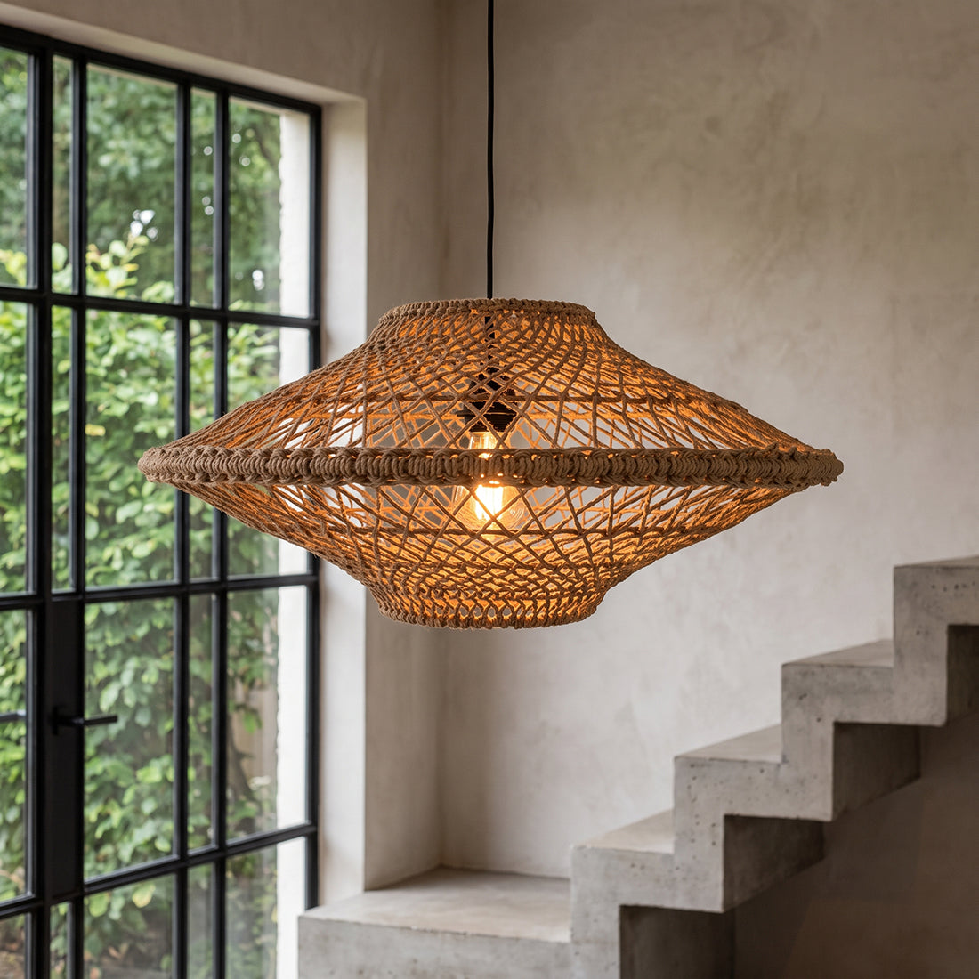 Suspension en corde naturelle ajourée forme soucoupe – Ø60 cm