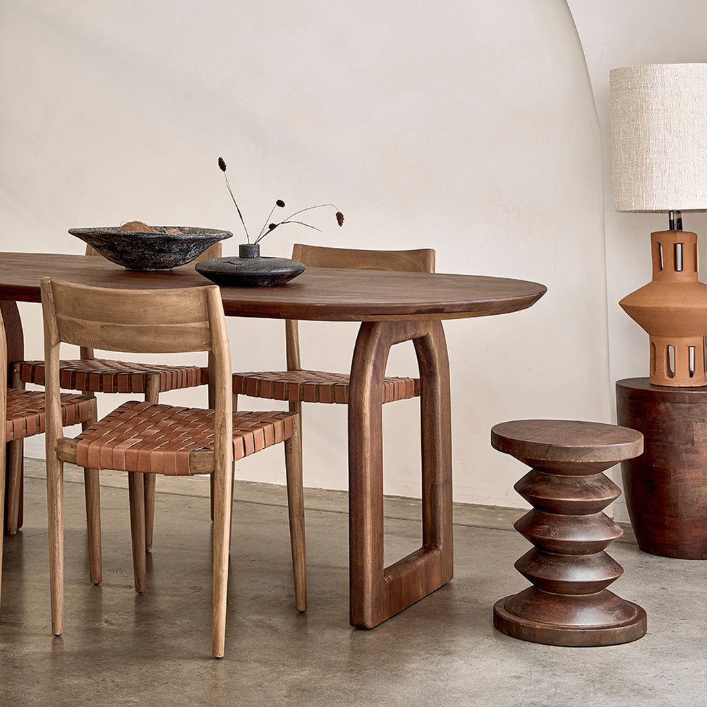 Table à manger en bois de manguier arrondie marron – 180x90 cm