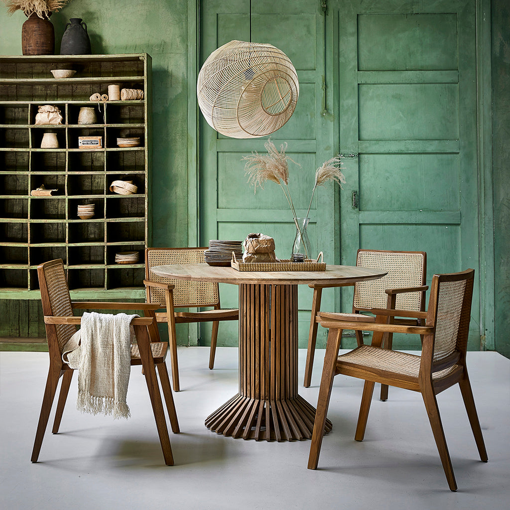Table à manger ronde en teck recyclé pied ajouré sculptural – Ø140 cm