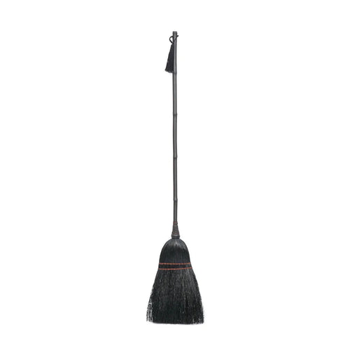 Balai décoratif en fibres noires avec poignée en bambou et détails tressés, H130 cm