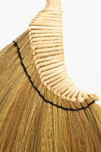 Balai mural décoratif en fibres naturelles et bambou beige doré