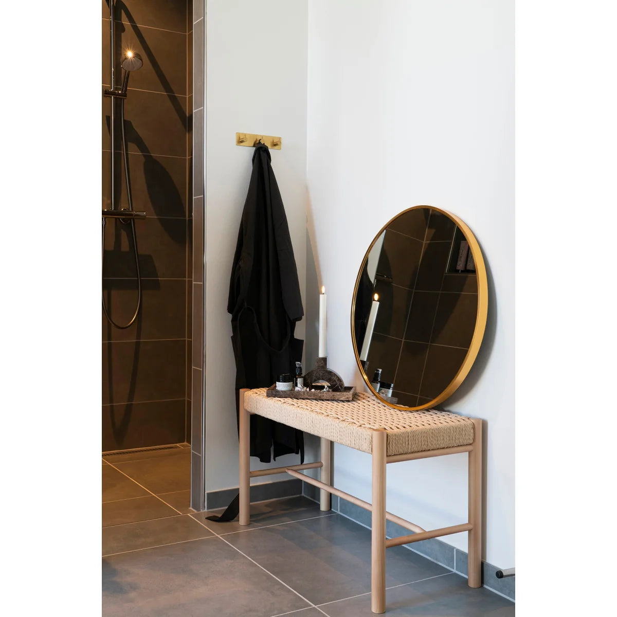 Banc en bois naturel avec assise tressée beige rectangulaire 80x35 cm
