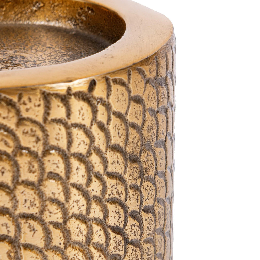 Bougeoir cylindrique en métal doré relief écailles texturé