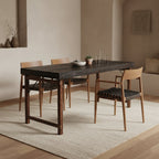Chaise en teck et cuir noir avec accoudoirs tressés – Lot de 2
