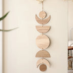 Déco murale lune en bois en situation