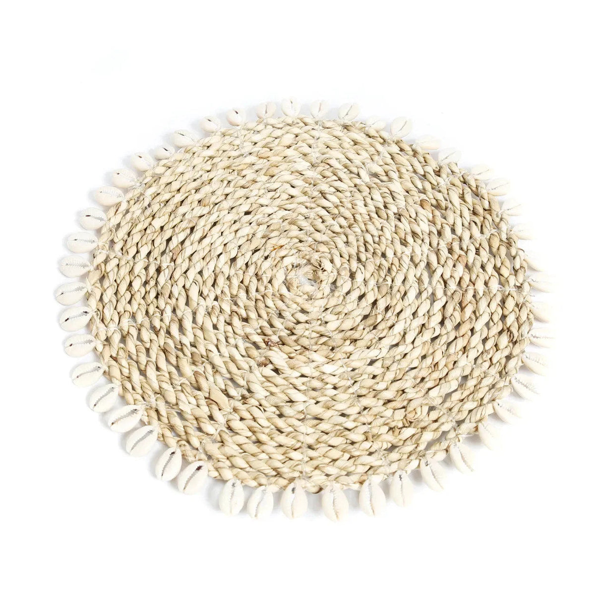 Dessous de plat rond en jonc de mer avec coquillages naturels et bord décoratif