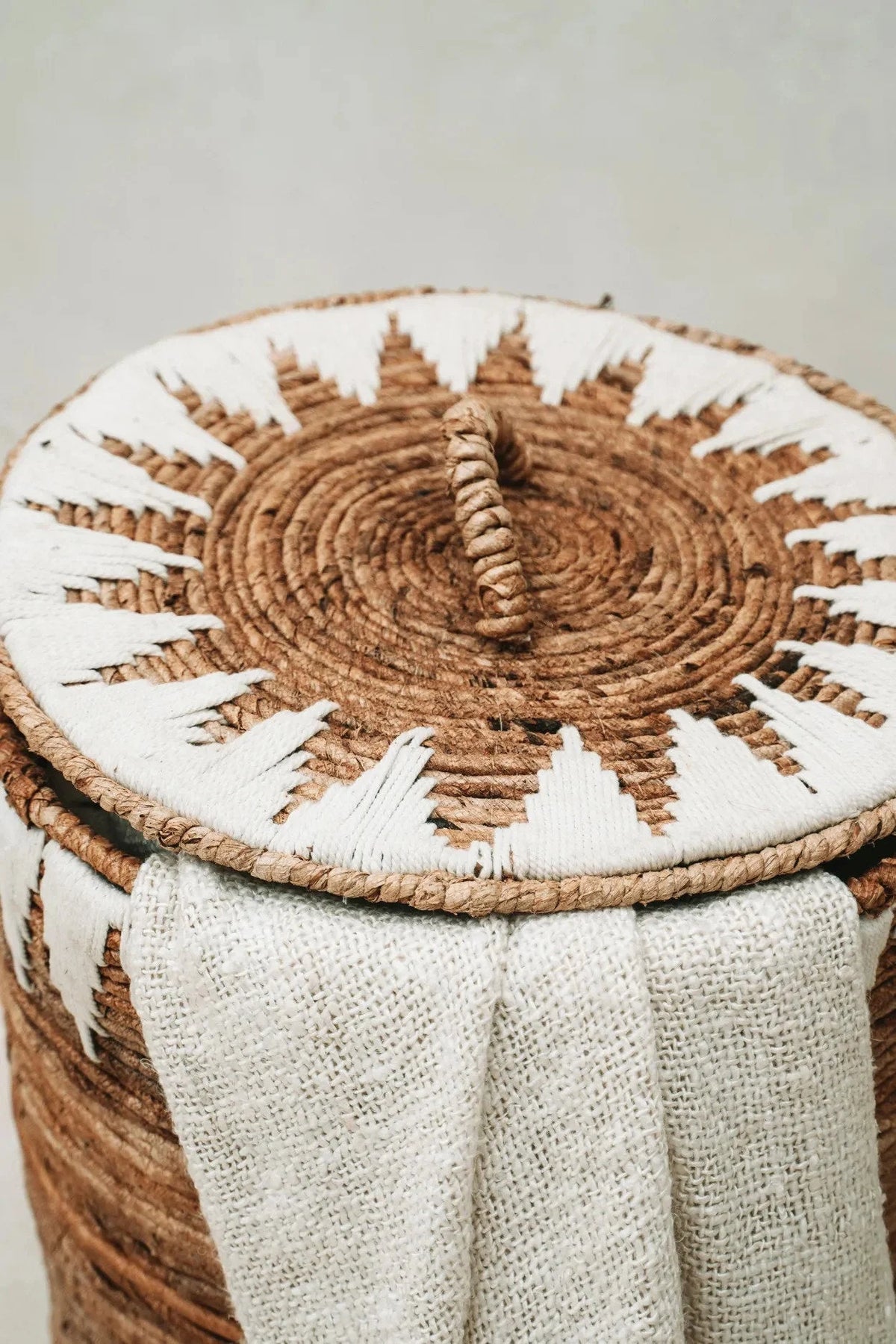 Grand panier à linge en feuille de bananier tressée 55 cm