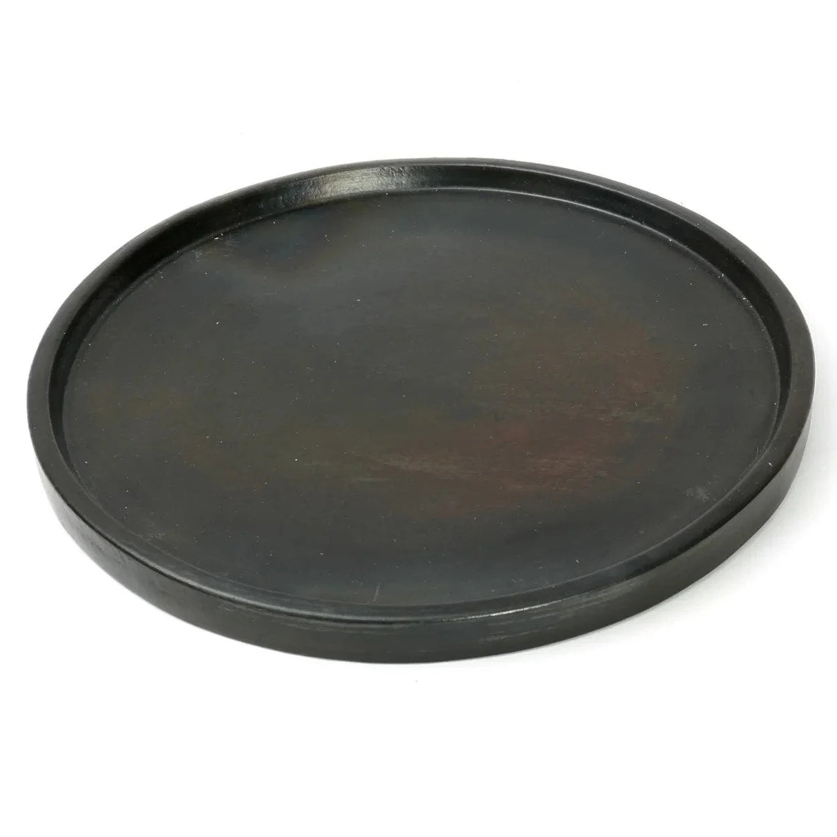 Plateau en terre cuite noire brûlée de 30 cm avec rebord ovalé en bois brun foncé