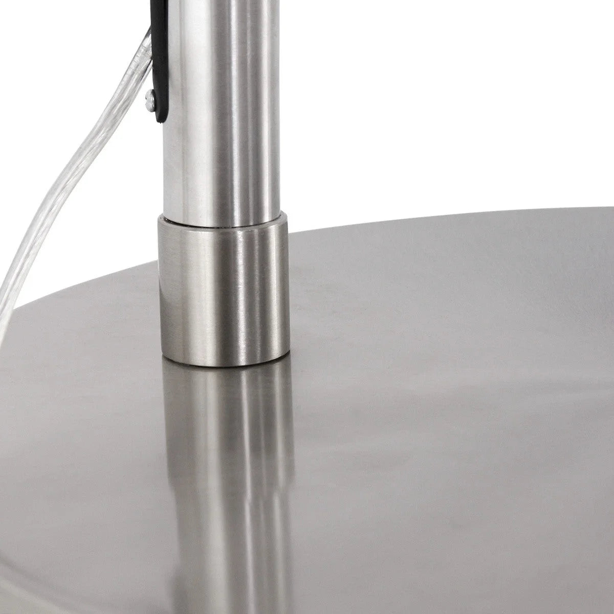 Poteau en acier brossé avec cordon électrique clair pour lampadaire arc en métal