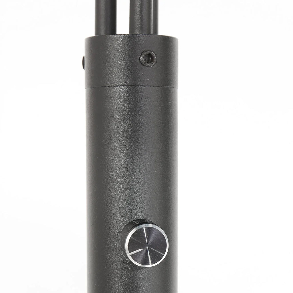 Base cylindrique noire en métal brossé avec bouton argenté pour lampadaire arqué 3 bras