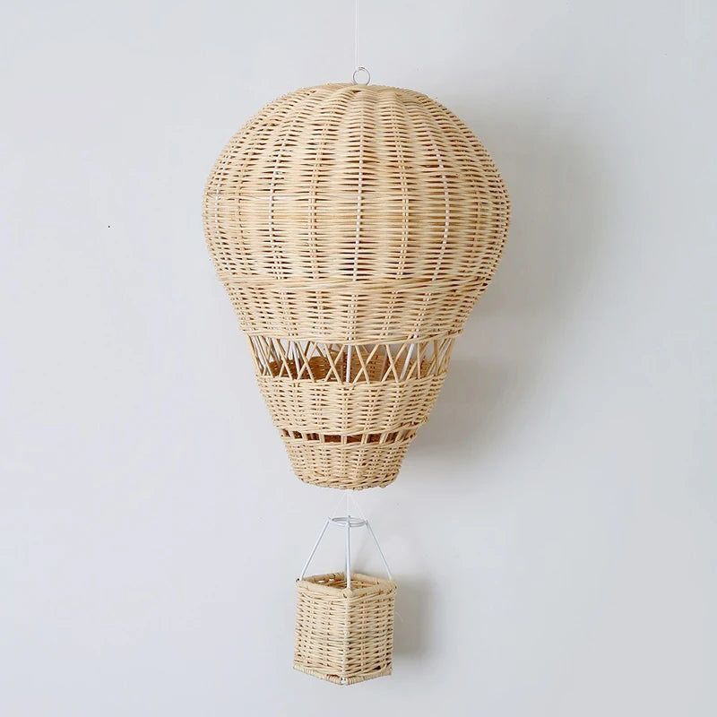 Montgolfière décorative en rotin beige