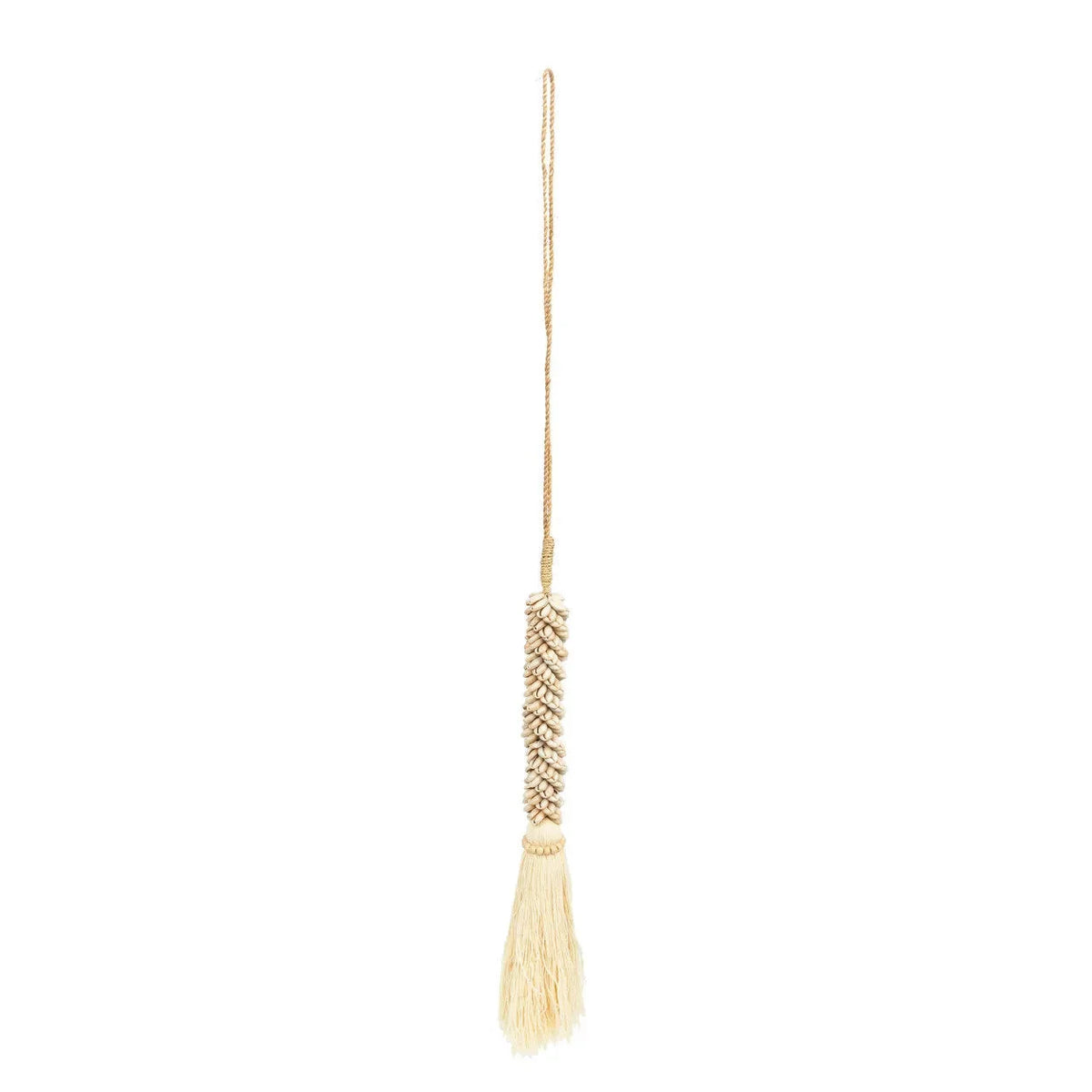 Collier pompon crème avec accents or et texture cordeuse