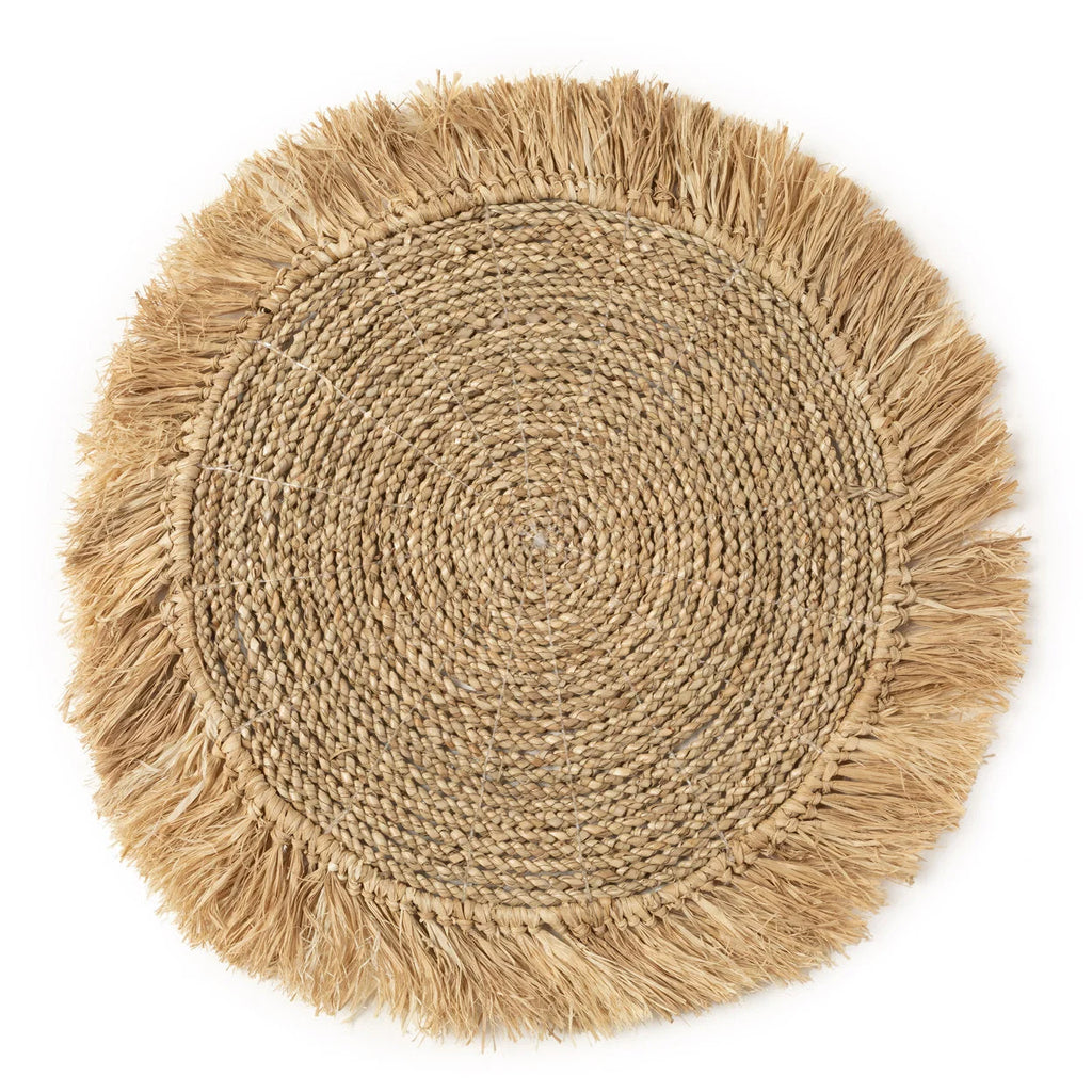 Set de table rond en raphia et herbe de mer avec bord frangé et motif tressé