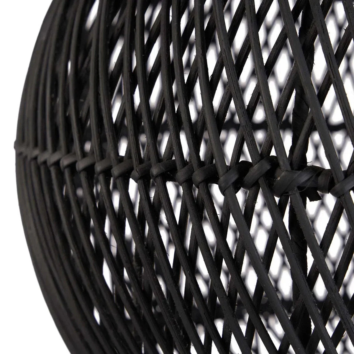 Suspension boule en rotin tressé noir ajouré – Ø30 cm