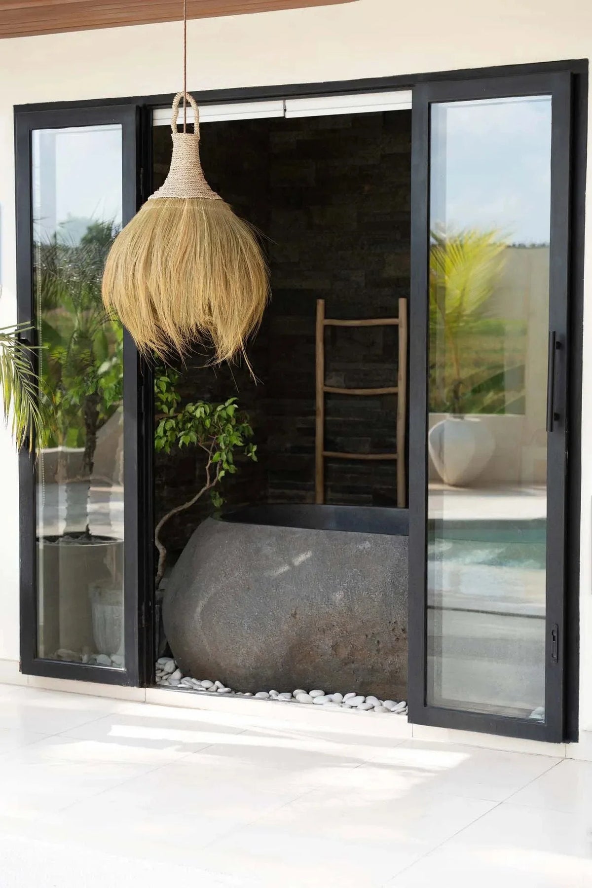 Suspension mendong tressée naturelle à franges Ø50 cm pour salon