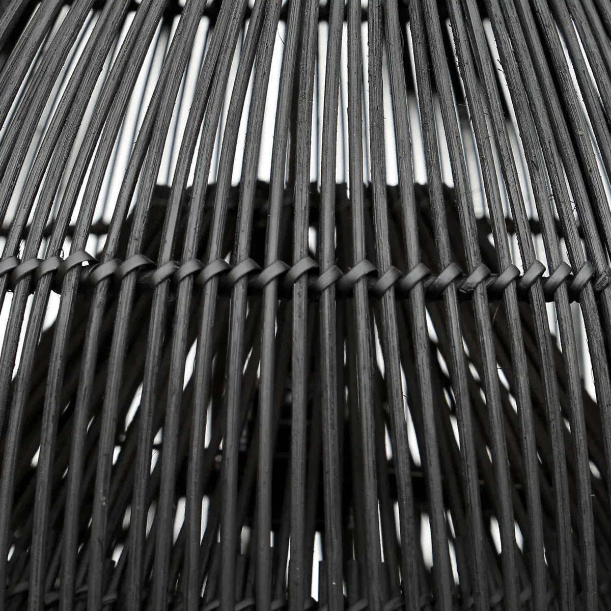 Abat-jour en rotin tressé noir forme goutte Ø50 cm texturé