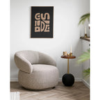 Fauteuil en tissu beige texturé, design arrondi moelleux et organique
