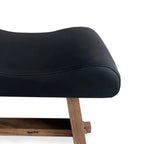 Tabouret en bois suar et cuir noir mat pour intérieur – 50x30 cm