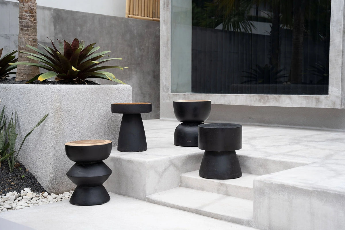 Tabouret en bois de suar noir 45 cm design épuré