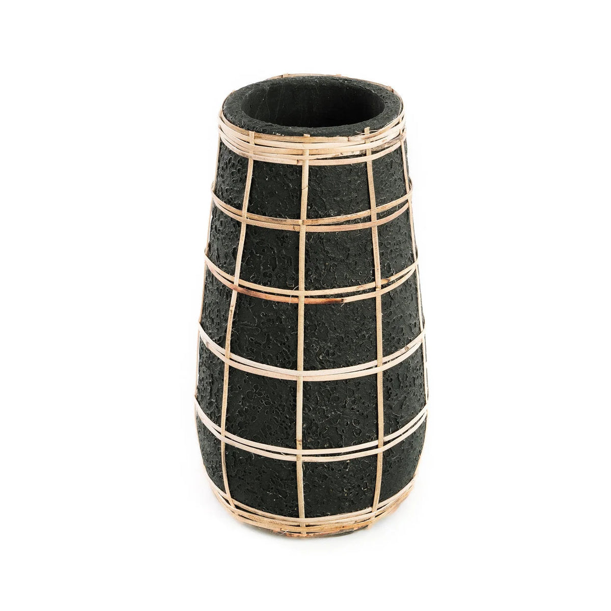 Vase cylindrique en terre cuite noir et rotin tressé – H26 cm