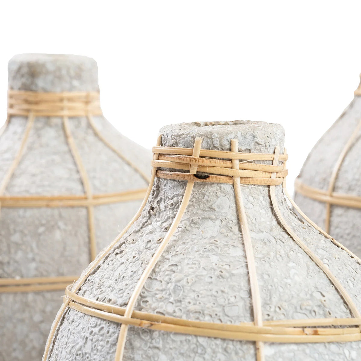 Vase ovale en terre cuite effet béton et rotin naturel – H23 cm