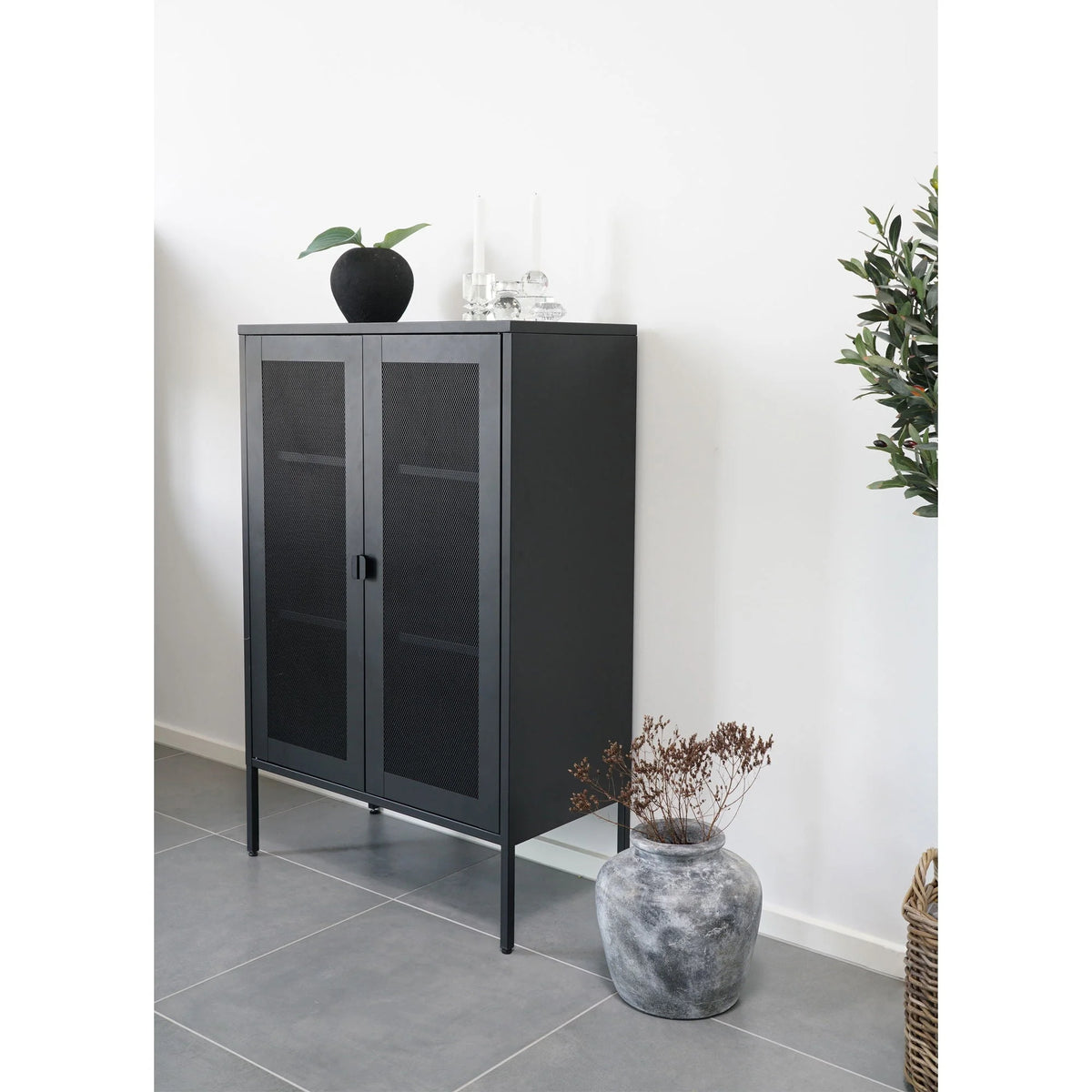 Vitrine en métal noir ajouré à portes grillagées 80x40 cm