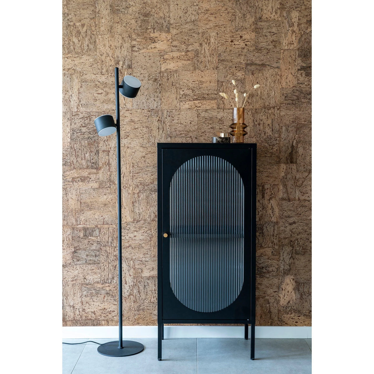 Vitrine en métal noire 50x35 cm, porte vitrée arche verre cannelé